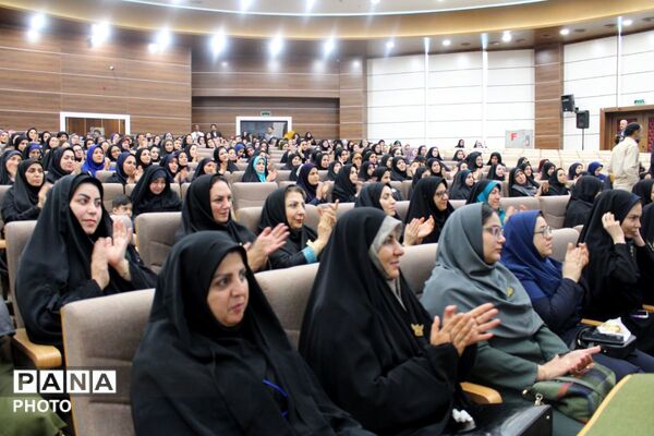 مراسم بزرگداشت مقام معلم در پردیس