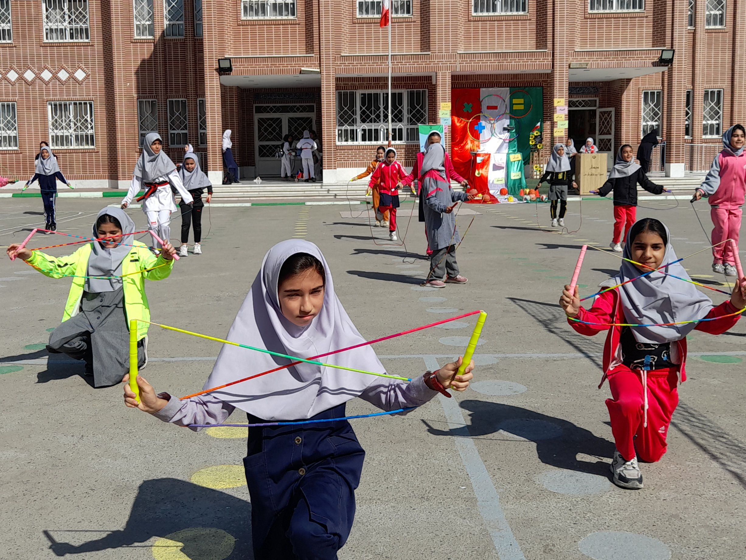 نشاط المپیاد درون مدرسه ای در دبستان پورشهریاری