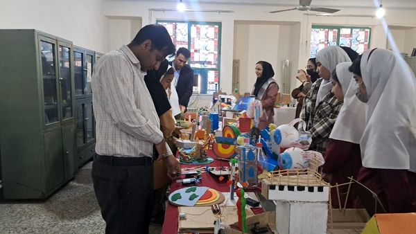 نمایشگاه جشنواره «نوین کاو» در پژوهش سرای دانش‌آموزی حاجی آباد