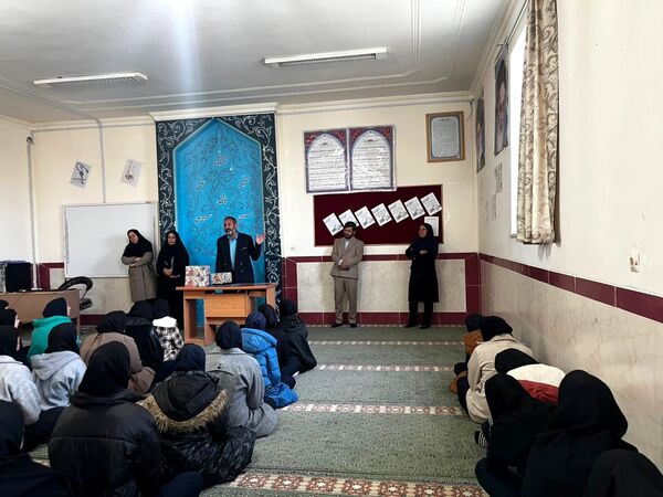 تجلیل از برگزیدگان مسابقات قرآنی 