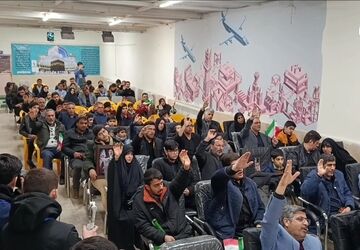 شکوه حضور نوجوانان، بر مدار ایران