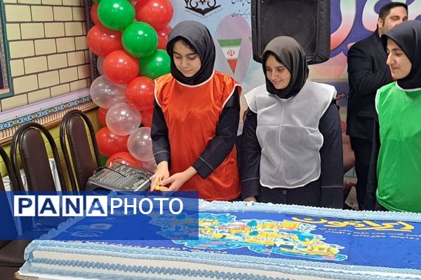  شنیدن صدای انقلاب اسلامی از میان دانش آموزان ایران جان