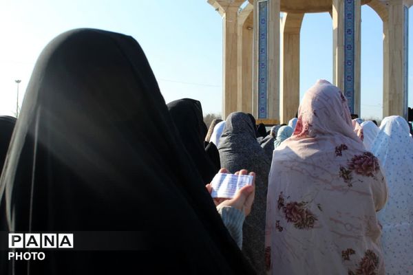 اقامه نماز عید سعید فطر در فاروج 