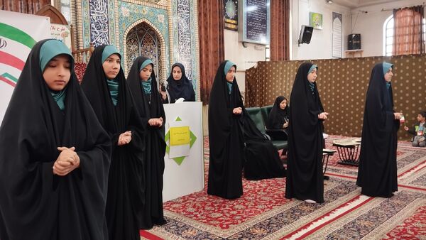 اولین جلسه عمومی انجمن اولیا و مربیان مدرسه هوشیار