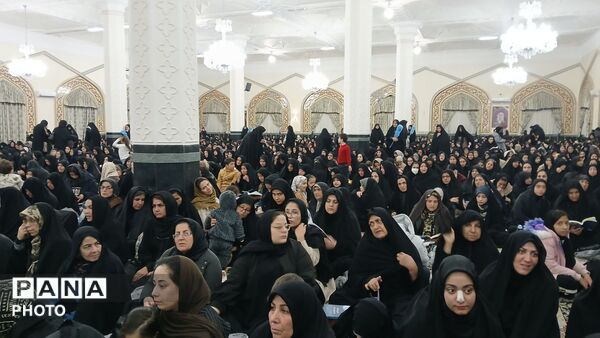 مردم کاشمر در زیارتگاه شهید مدرس قرآن بر سر گرفتند