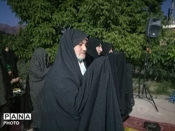 نماز جماعت همراه با اجتماعات شبانه در حسینیه شهدای شهر بار نیشابور 
