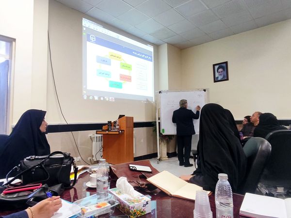 اولین جلسه دوره آموزشی تربیت ارزیاب حرفه‌ای 