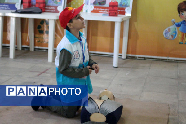 رقابت گروه‌های منتخب مدارس پسرانه استان قم در نخستین جشنواره سفیران سلامت 