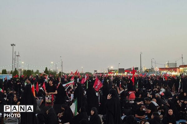 تشییع پیکر رهبر شهید در قم و جمکران