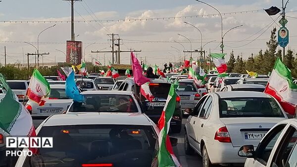 جلوه‌هایی از حرکت کاروان خودرویی بیعت با رهبر انقلاب در شهر کهک