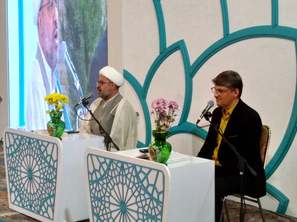 بزرگترین محفل دانش‌آموزی انس با قرآن در شهر یزد 