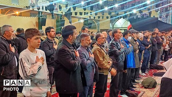 اجتماع شبانه رزن هم‌زمان با سالروز شهادت امام صادق(ع)
