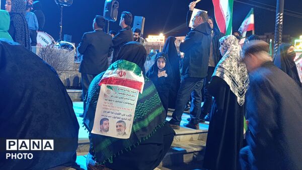 تجمع جوانان‌‌و‌نوجوانان‌در‌بیعت با رهبر انقلاب در نیشابور