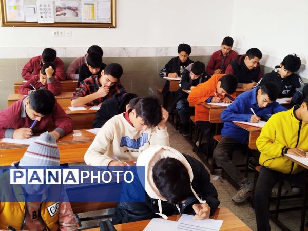 امتحانات نوبت اول در دبیرستان میثاق 