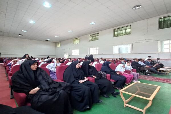 مراسم اختتامیه جشنواره امید فردا و نوجوان سالم در شهرستان فاروج 