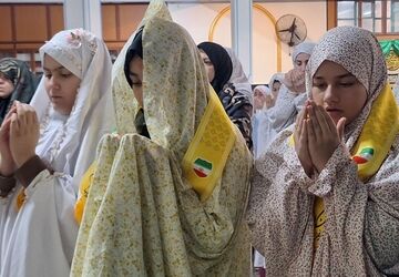 اعتکاف به نیمه رسید؛ روایت لحظه‌های ناب دختران نوجوان در مسجدالنبی کرج