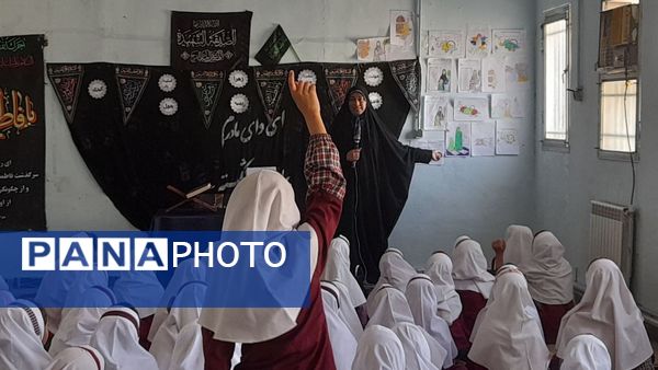 مراسم معنوی ایام فاطمیه در دبستان استقلال حاجی‌آباد