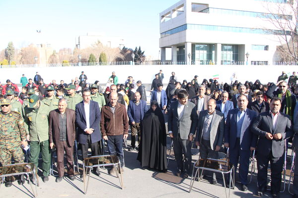 آیین اهتزار‌ و‌ احترام به پرچم مقدس‌جمهوری‌ اسلامی در یزد