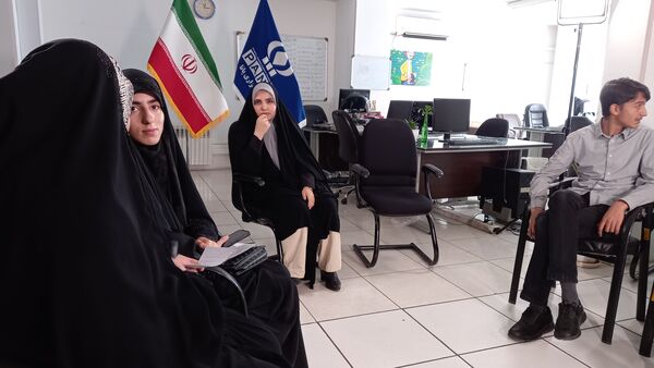 حضور دانش‌آموز خبرنگاران پانا شهرستان‌های تهران در مناظره و نشست انتخاباتی ر‌أی‌اولی‌ها