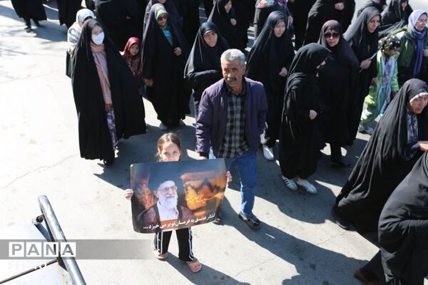 تجدید عهد با آرمان های رهبر شهید انقلاب در نماز جمعه فشافویه