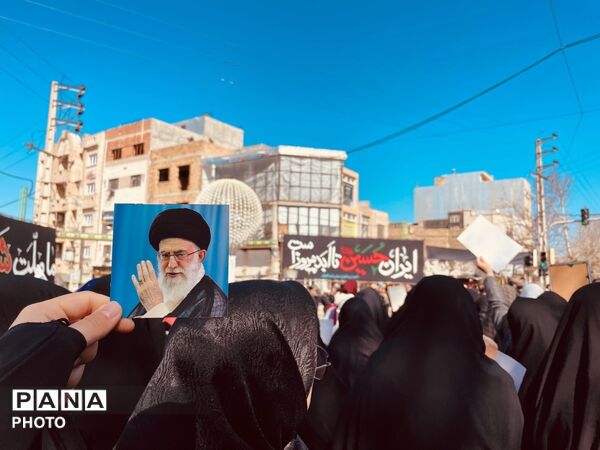 مردم گالیکش کفن پوش به میدان آمدند