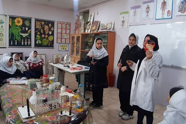 اردوی علمی پژوهشی دانش‌آموزان دبستان هجده دی ناحیه2 شهرری در پژوهش‌سرای بصیرت 