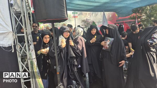 پیاده‌روی جاماندگان اربعین؛ جلوه‌ای از ارادت مردم به حضرت اباعبدالله‌الحسین (ع)