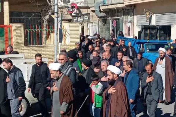 مراسم پیاده روی از مسجد موسی بن جعفر تا امام زاده اسماعیل درشهرستان فیروزکوه