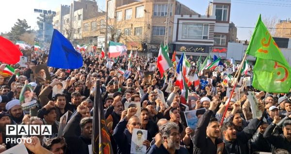 تربت جامی ها در بیعت با رهبر جدید انقلاب سنگ‌تمام گذاشتند