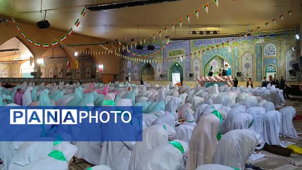 نماز جماعت انسجام‌بخش جشن تکلیف دختران بویراحمدی