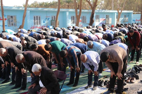 اقامه باشکوه نماز عید فطر در فهرج