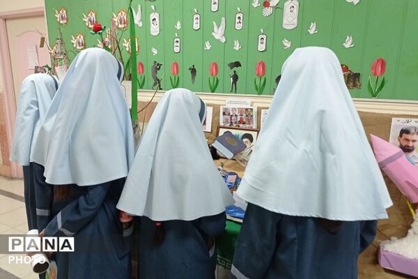 هفته دفاع مقدس در دبستان دخترانه آیین روشن؛ روایت ایستادگی و فداکاری نسل های ماندگار 