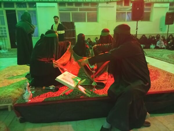 اجرای نمایش و شبیه خوانی دهه فاطمیه در تکیه ابوالفضلی روستای فدافن