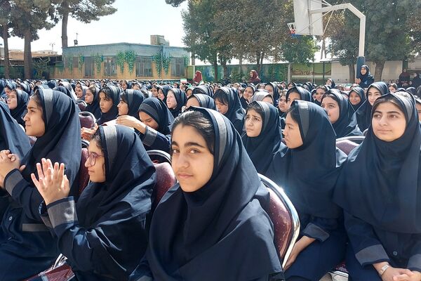 آیین بازگشایی مدارس با حضور نماینده مجلس شورای اسلامی در کهریزک 