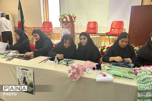 آموزش امداد و نجات در مدرسه گل‌های نمونه ورامین