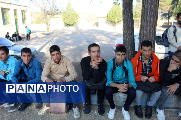 کارگاه آموزش بهداشت روان در مدرسه نخبگان عشایر گنجه‌ای برگزار شد