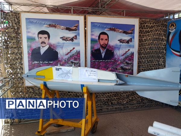 بازدید دانش‌آموزان از نمایشگاه اقتدار شیراز