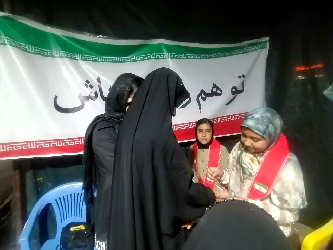 فعالیت دانش‌آموزان پیشتاز در موکب سازمان دانش‌آموزی ابرکوه 