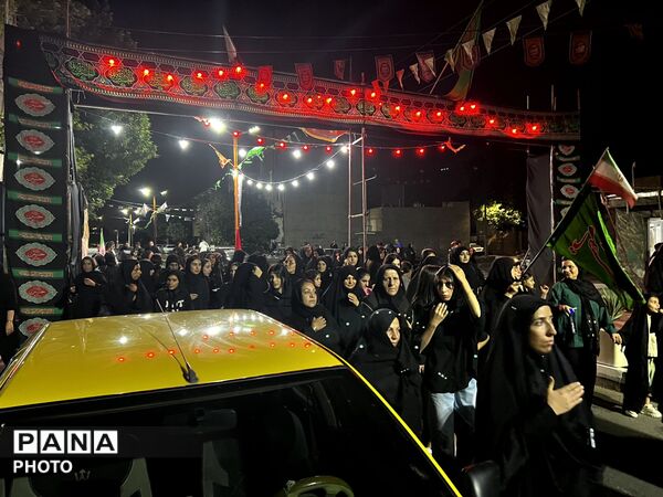 آیین زنجیرزنی و طنین نوای یا ابوالفضل در شهرک ینگی امام  ساوجبلاغ