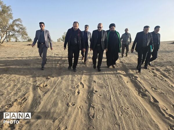بازدید معاون پرورشی و فرهنگی وزارت آموزش و پرورش از اردوگاه کویری زارچ