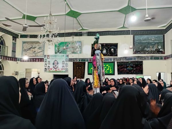  مراسم سینه زنی به مناسبت شهادت حضرت رقیه(س) در روستای عارف آباد
