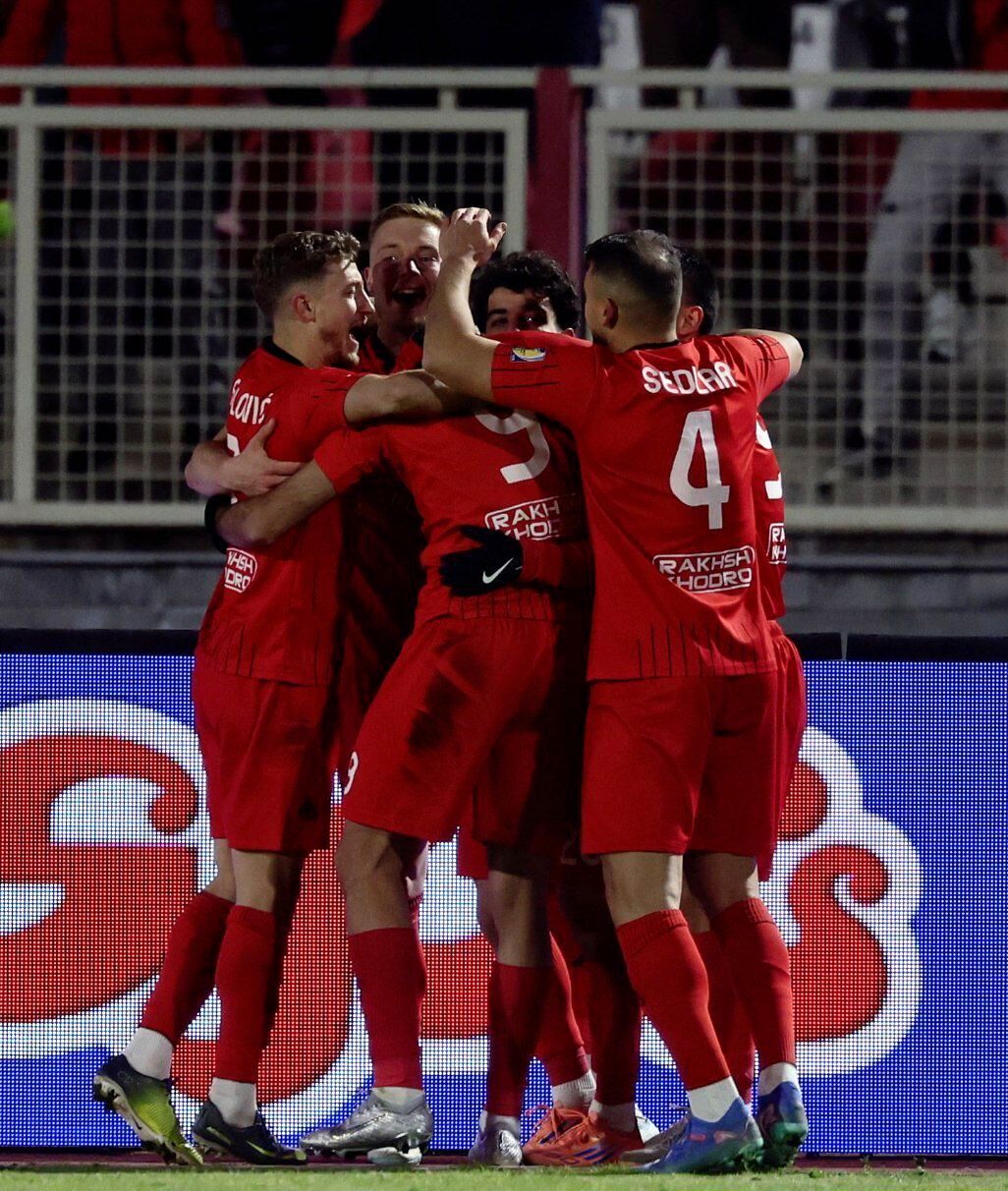 تراکتور با ۱۰ نفر، پرسپولیس را در ضربات پنالتی شکست داد