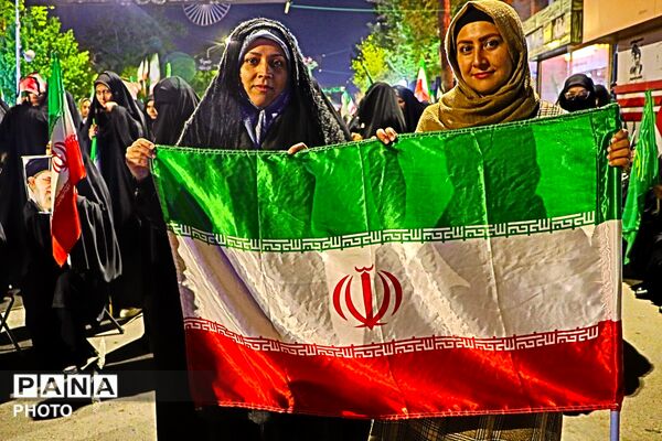 حضور پر شور مردم در حسینیه امام خمینی(ره) نیشابور