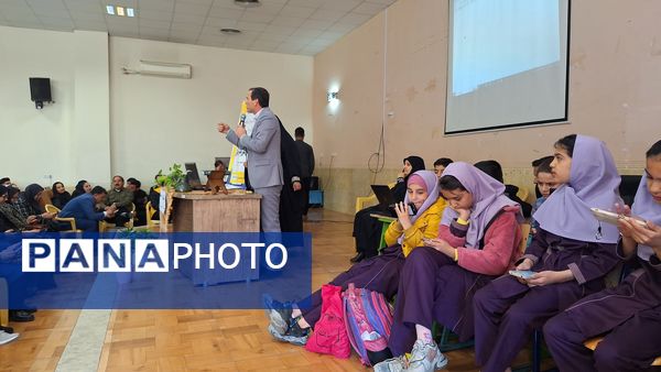 صعود به قله‌های تکنولوژی و فناوری با ارتقا سواد دیجیتال معلمان 