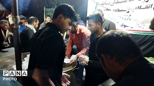 موکب شهدای روستای آهوان در چهل و هشتمین شب از اجتماعات 