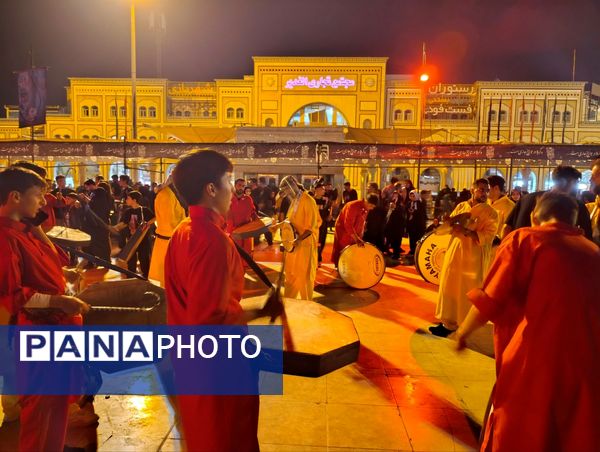 کاروان نمادین اسرای کربلا‌ازمیدان‌آستانه‌ی قم‌به‌سمت‌حرم‌حضرت‌معصومه"س"