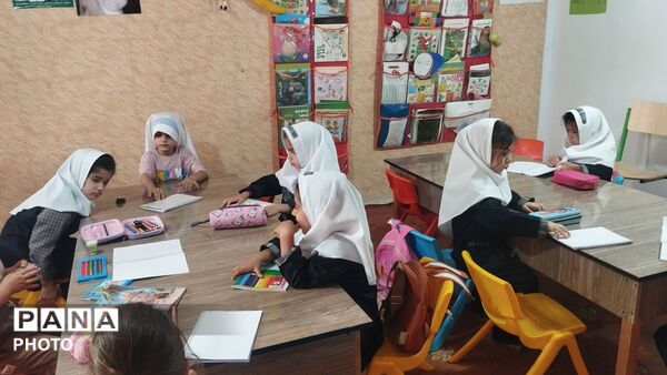 برگزاری جشن هفته ملی کودک و مراسم قصه‌ گویی در کودکستان گل‌‌های نرجس معمولان