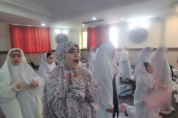 آیین جشن تکلیف دانش‌آموزان دختر شهرستان پردیس در فضایی معنوی و باشکوه