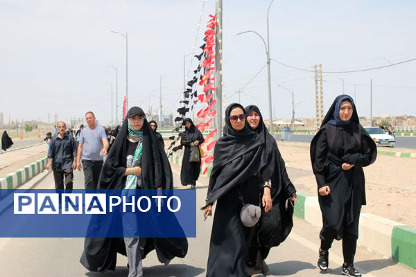 جلوه‌های زیبای انس و همدلی در خدمت به ارادتمندان سیدالشهدا(ع)