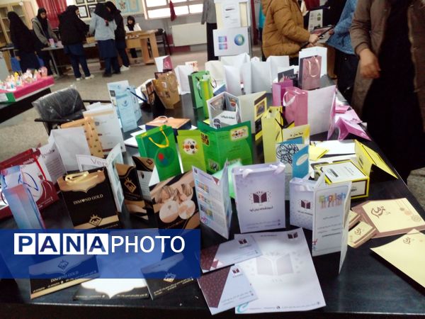 برگزاری نمایشگاه مهارت‌محور دختران هنرستانی ملارد